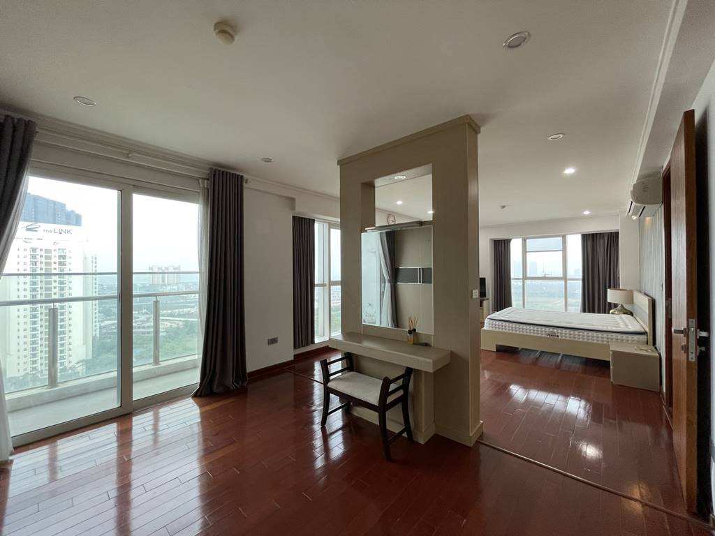 5-star apartment for rent in The Link L1, Ciputra Hanoi 17