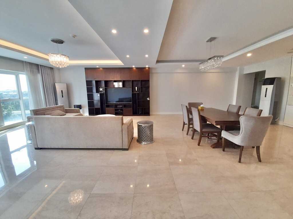 Beautiful golf-view apartment for rent in L2 Ciputra 2