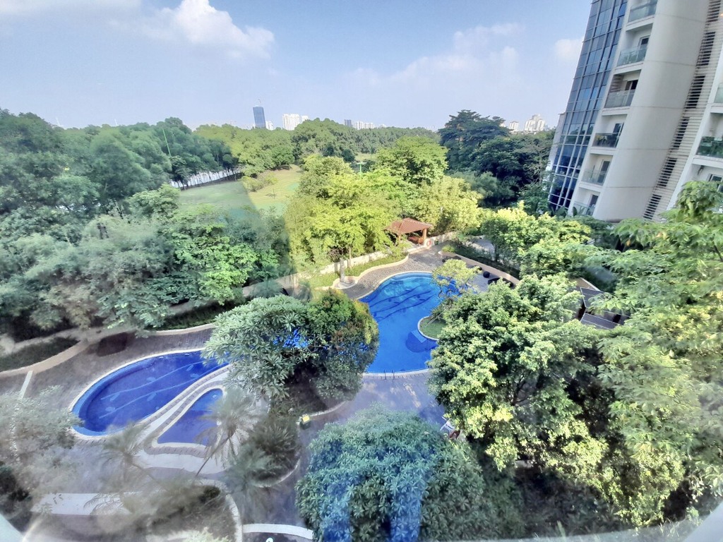 Beautiful golf-view apartment for rent in L2 Ciputra 21