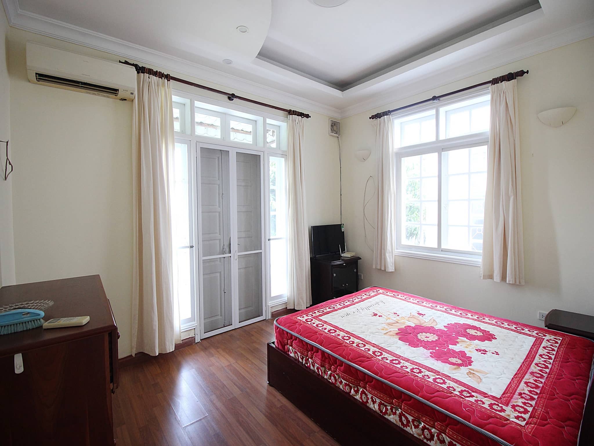 Bright and airy house for rent in C block, near SIS 12