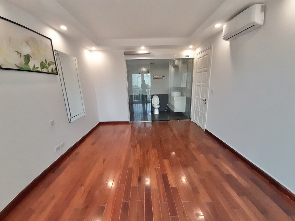 Cheap apartment for rent in G3 Ciputra for full option 13