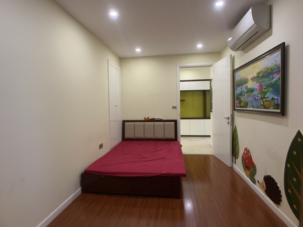 Fully furnished 3 bedrooms for rent in L1 Ciputra 8