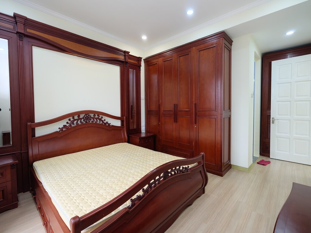 Fully furnished 4 bedrooms for rent in Ciputra Westlake 10