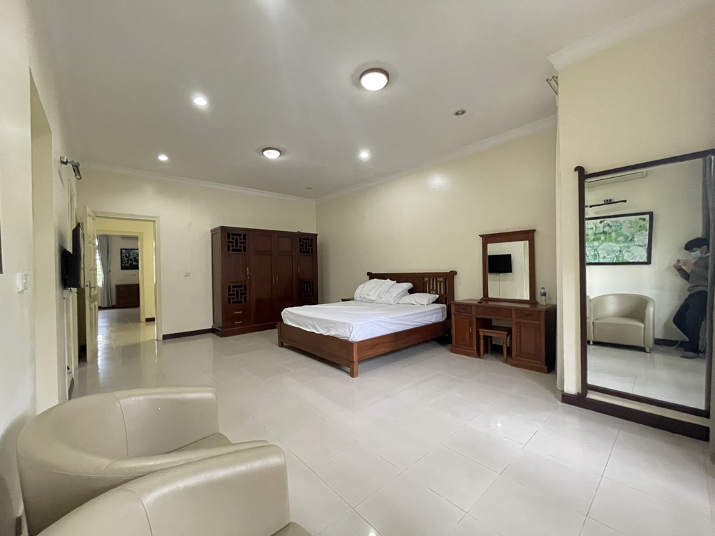 Fully furnished villa in C block, Ciputra for rent at only 1300 USD per month 25