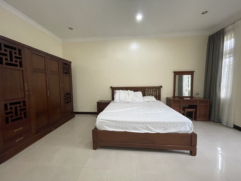 Fully furnished villa in C block, Ciputra for rent at only 1300 USD per month 26