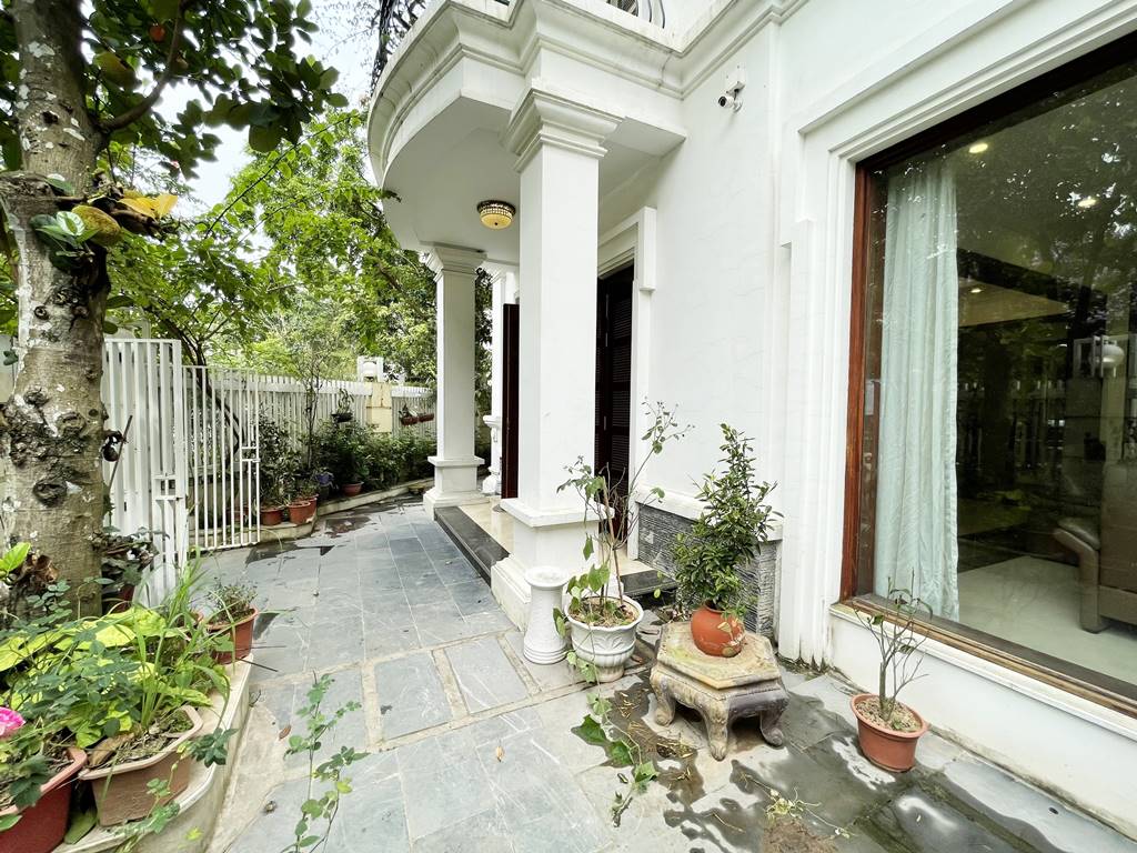 Garden house in T Ciputra for rent - Green view - Close to playground 5