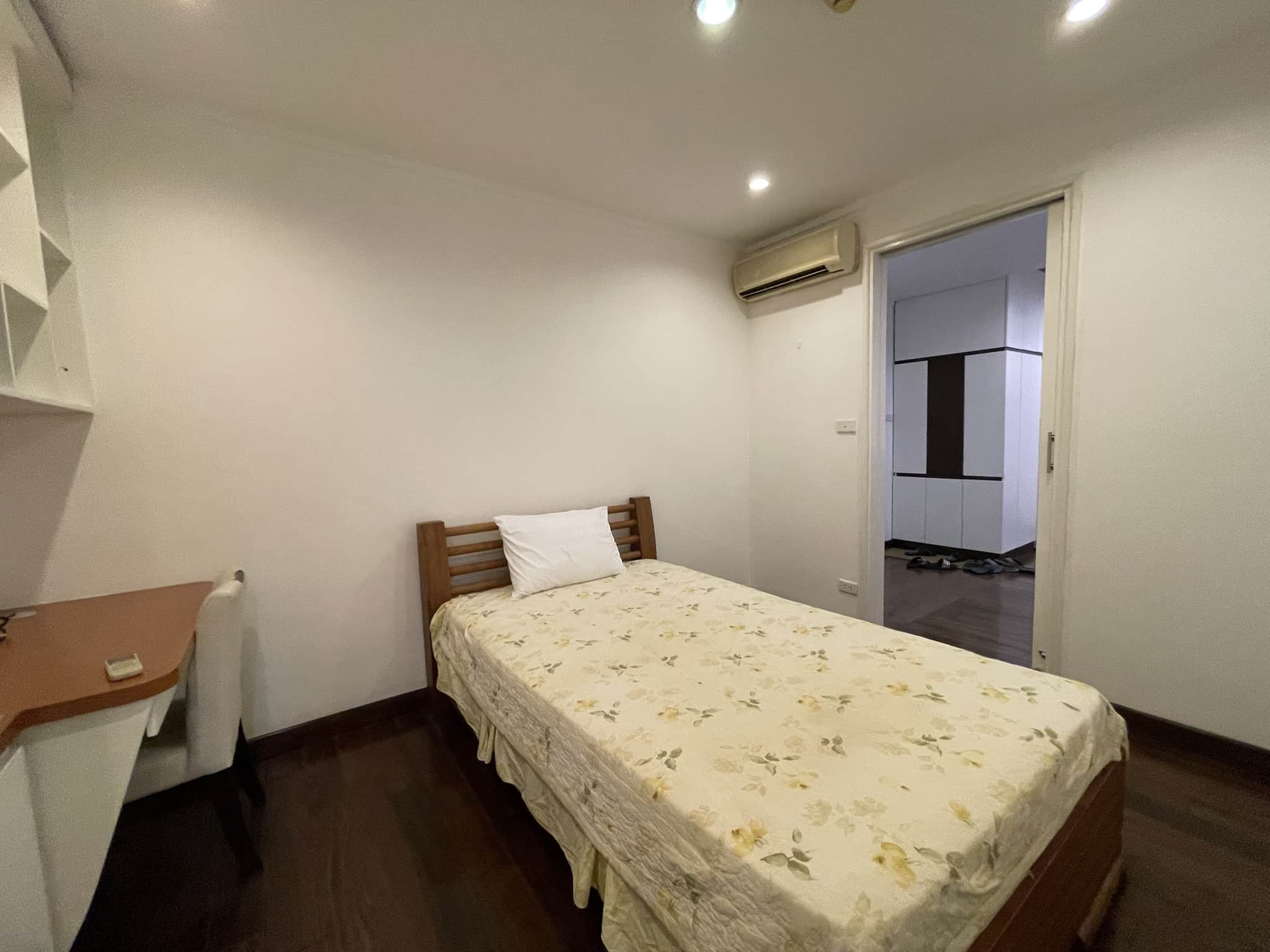 Glamorous 3-bedroom apartment in G3 Ciputra for rent 8