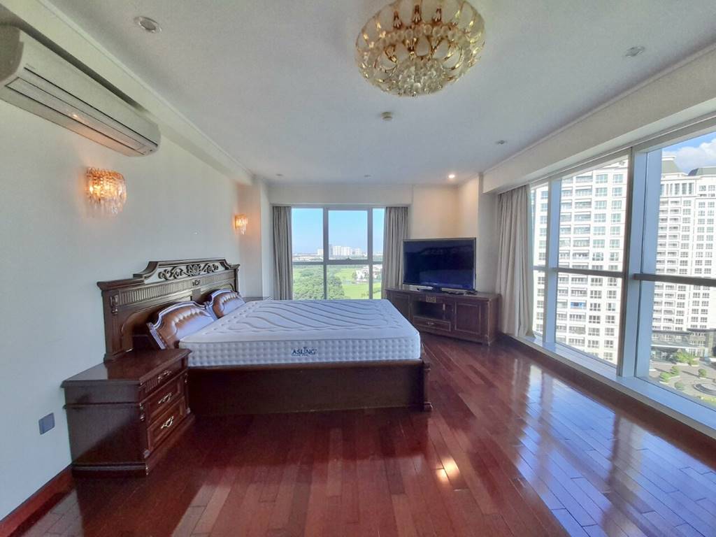 Great golf view apartment in L1 Ciputra for rent 12