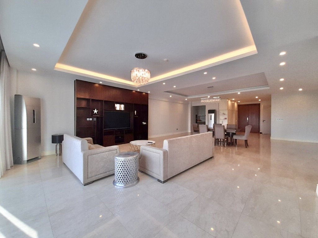 Beautiful golf-view apartment for rent in L2 Ciputra