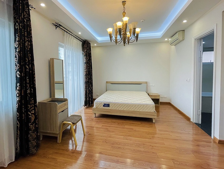 Lovely 3-bedroom apartment for rent in E5 Ciputra Hanoi 4