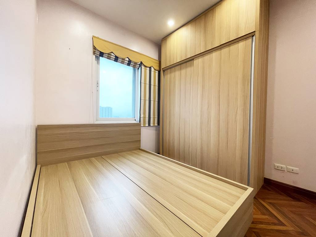 Nice 4 - bedroom apartment in E4 Ciputra for rent 18