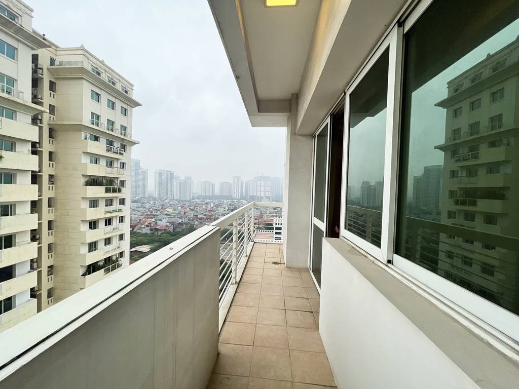 Nice 4 - bedroom apartment in E4 Ciputra for rent 30