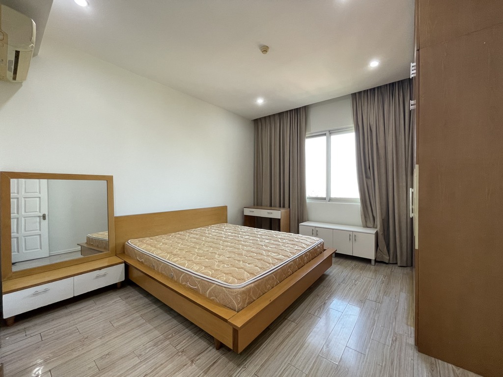 Nice 4-bedroom apartment for rent in E4 Ciputra Tay Ho 18