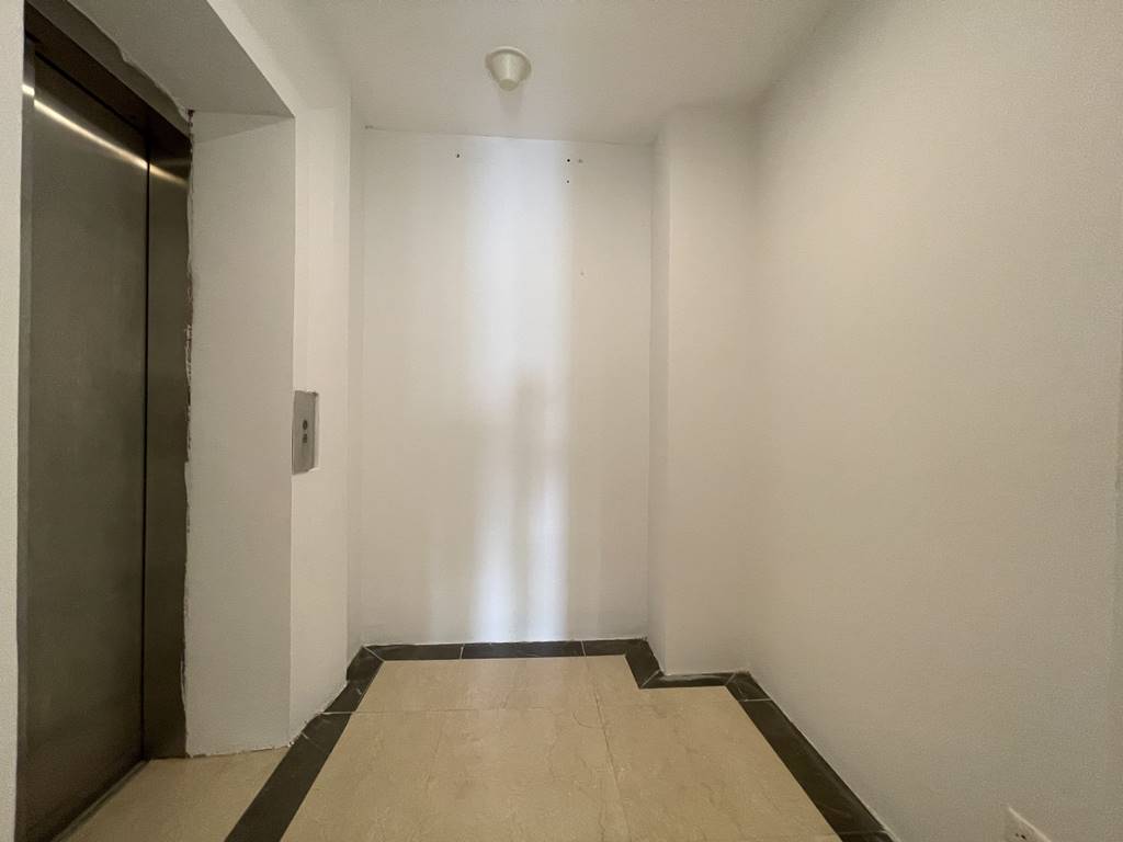 Nice no-option apartment for rent in P1 Ciputra 20