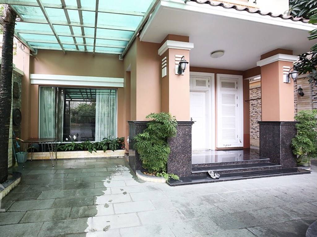 Good 3 - storey villa for rent in T9 Ciputra