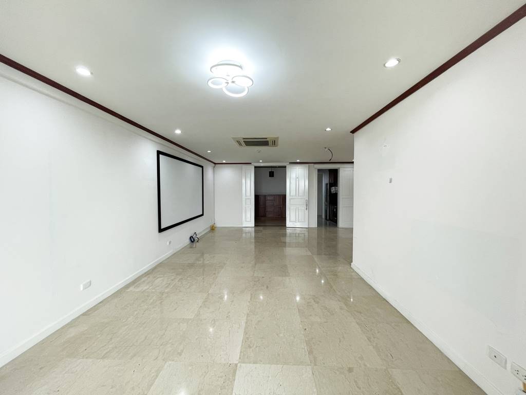 Unfurnished 182 SQM apartment in P1 - P2 Ciputra for rent