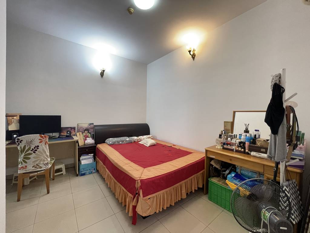 So cheap apartment for rent in E1 Tower, Ciputra Hanoi 8