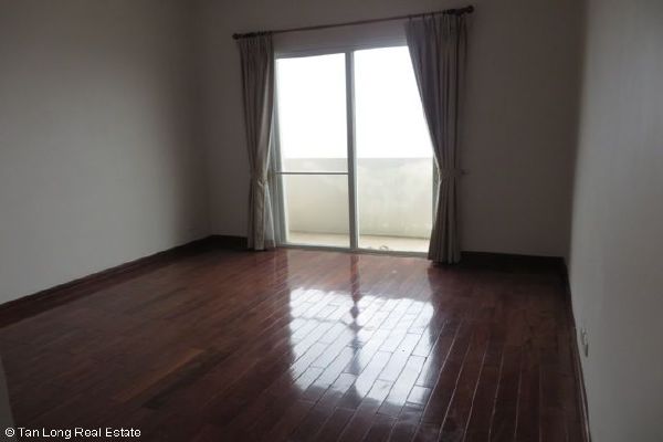 Unfurnished 4 bedrooms apartment for rent in E4 Building, Ciputra, Hanoi at 1000 USD (Ref: R538) 6