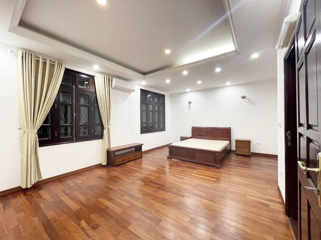 Well - renovated villa for rent in C1 Ciputra 20