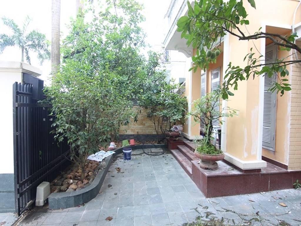 Cheap 230SQM villa in Ciputra Hanoi for rent at only 1800USD 2