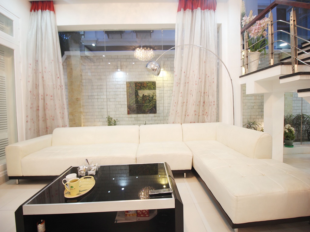 Elegant house for rent in Ciputra with modern furniture, near SIS & Hanoi Academy 2