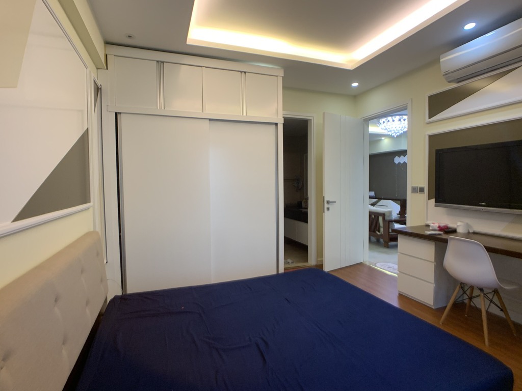 Fully furnished 3 bedrooms for rent in L1 Ciputra 11