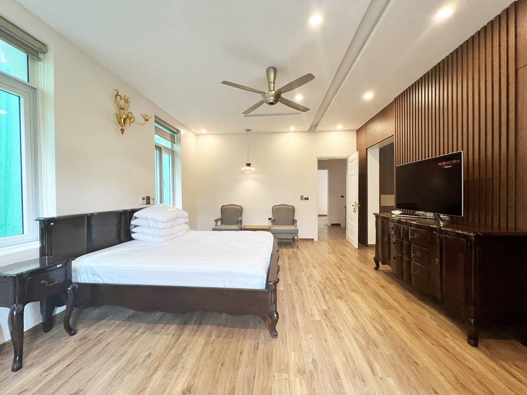 Good 6 - bedroom house for rent in T6 Ciputra Hanoi 17