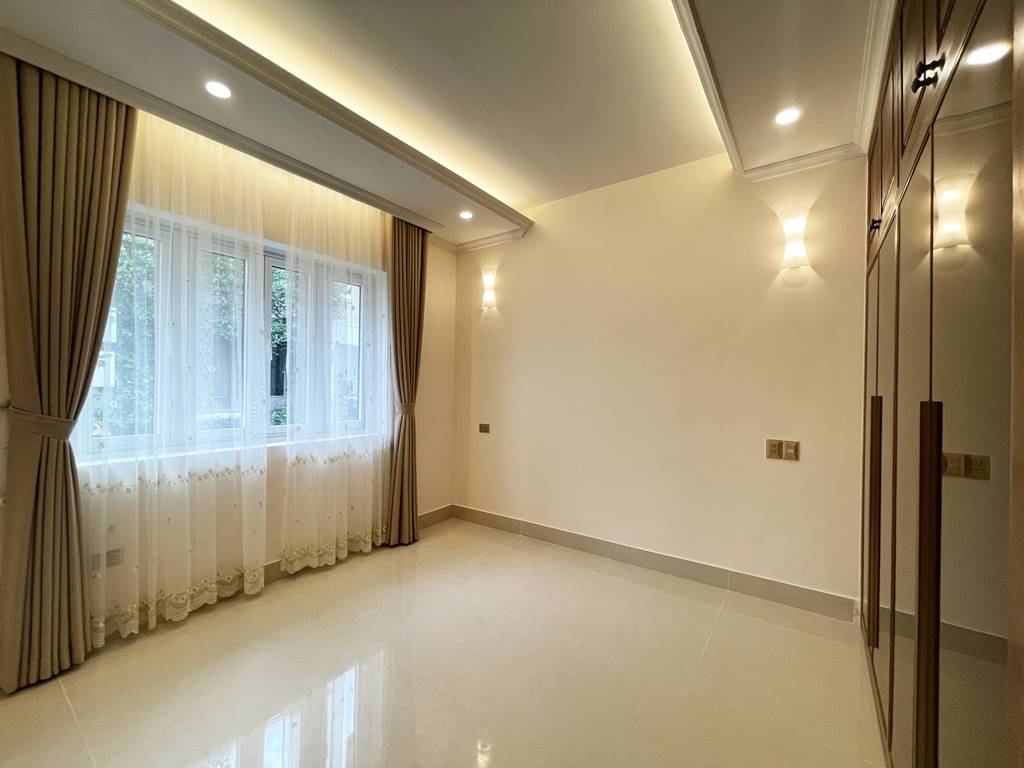 Hot villa with an elevator for rent in T5 Ciputra 10