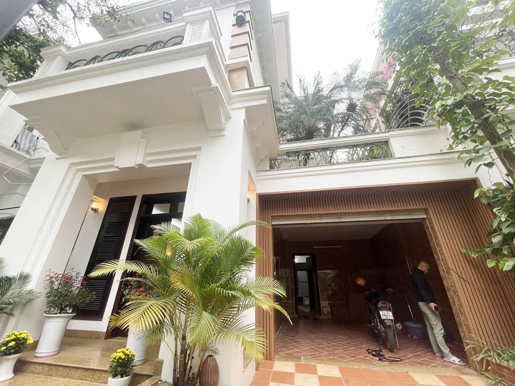 Gorgeous Ciputra villa for rent at C4 block