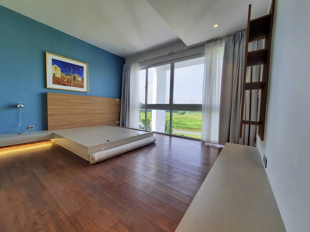 Luxurious 5 - bedroom golf villa for rent in Q Ciputra 12