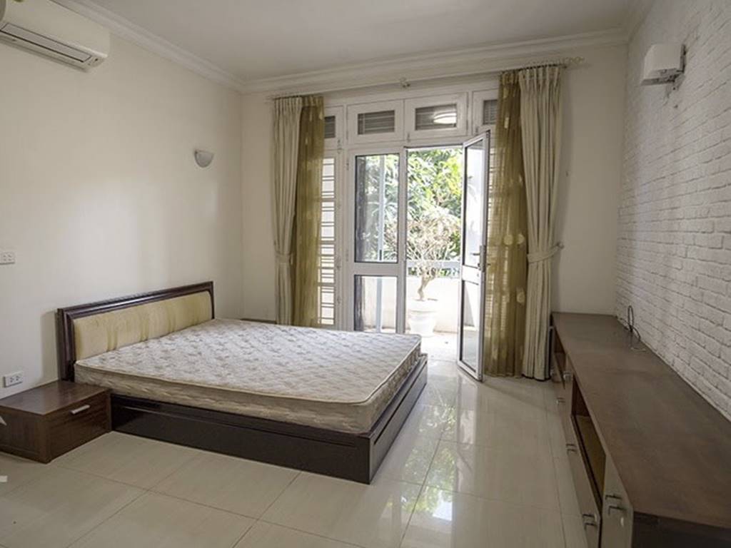 Partly furnished 140SQM villa for rent in T6 Ciputra 9