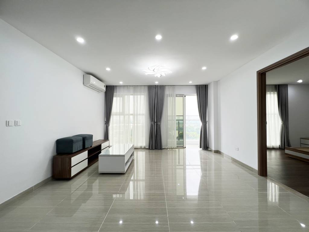 Fully furnished 3 bedrooms for rent in L4 Ciputra
