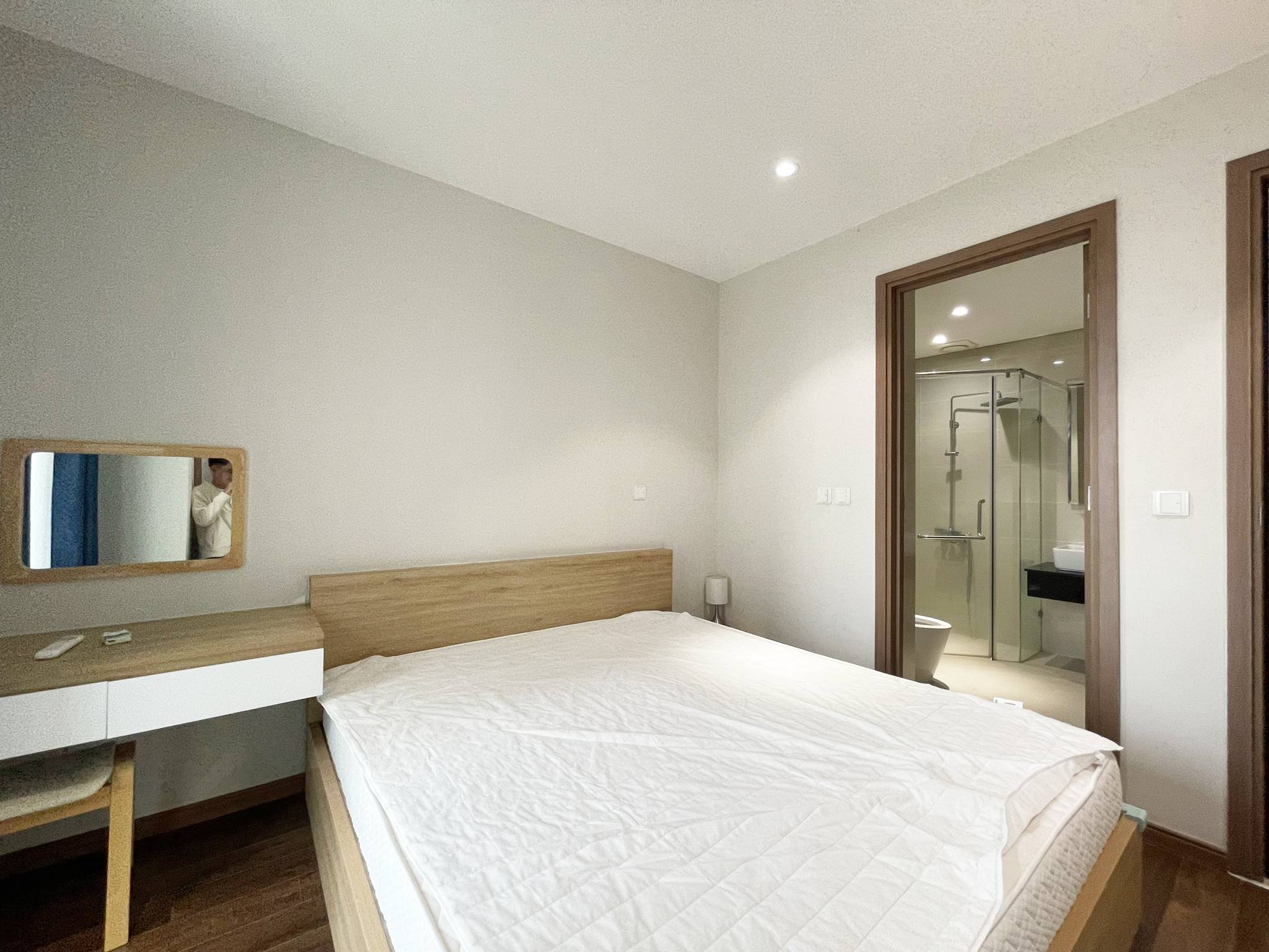 Unbelievably beautiful 2 - bedroom apartment at L4 Ciputra for rent 6